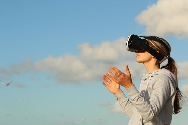 realtà virtuale anziani terapie
