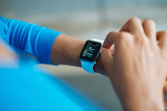 wearable per anziani case cura