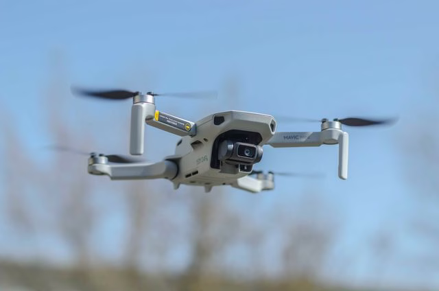 Droni assistenziali per anziani RSA: tecnologie aeree nelle residenze